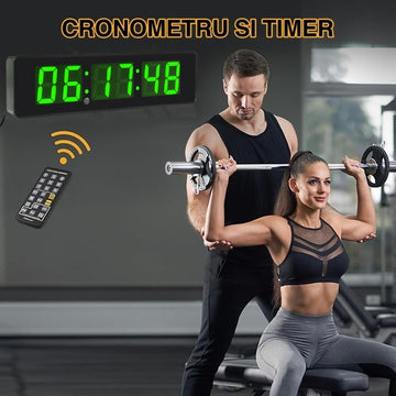 Ceas Digital de Masă și Perete cu LED Verde – Cronometru, Timer și Alarmă cu Luminozitate Ajustabilă, Dimensiuni 34x9cm pentru Birou sau Spații Comerciale