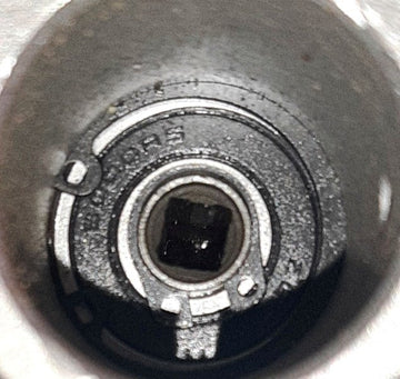 Cap Motocoasă cu 4 Dinți și Diametru de 28mm – Accesoriu pentru Tăiere Iarbă și Vegetație în Grădină