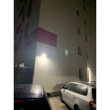 Proiector LED SMD 20W (Echivalent 100W) cu Lumina Rece 6000K – Iluminat Exterior pentru Grădină, Terasă sau Spații Comerciale