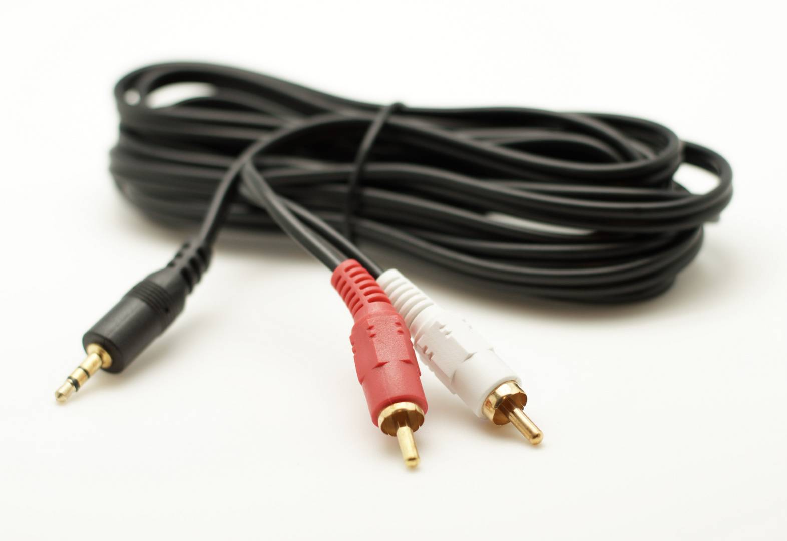 cablu jac 3,5 stereo tata -2 rca tata lungime 3m