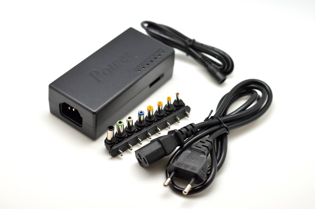 Alimentator universal de Laptop 96W - Frize